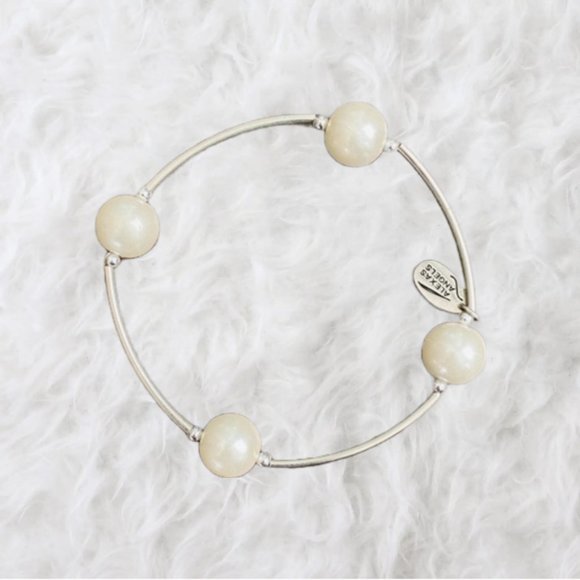 Alexa’s Angels Bracelet - Picture 1 of 3
